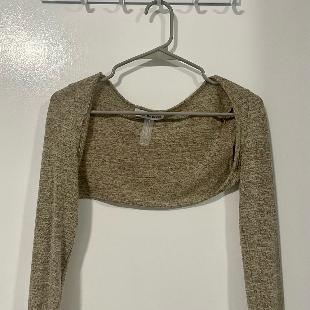 homecoming honolulu shrug